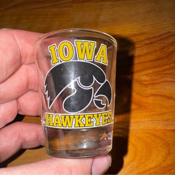 Source Unknown Other - Vintage Iowa Hawkeyes 2 Ounce Round Shot Glass Graphic Print Barware Mancave